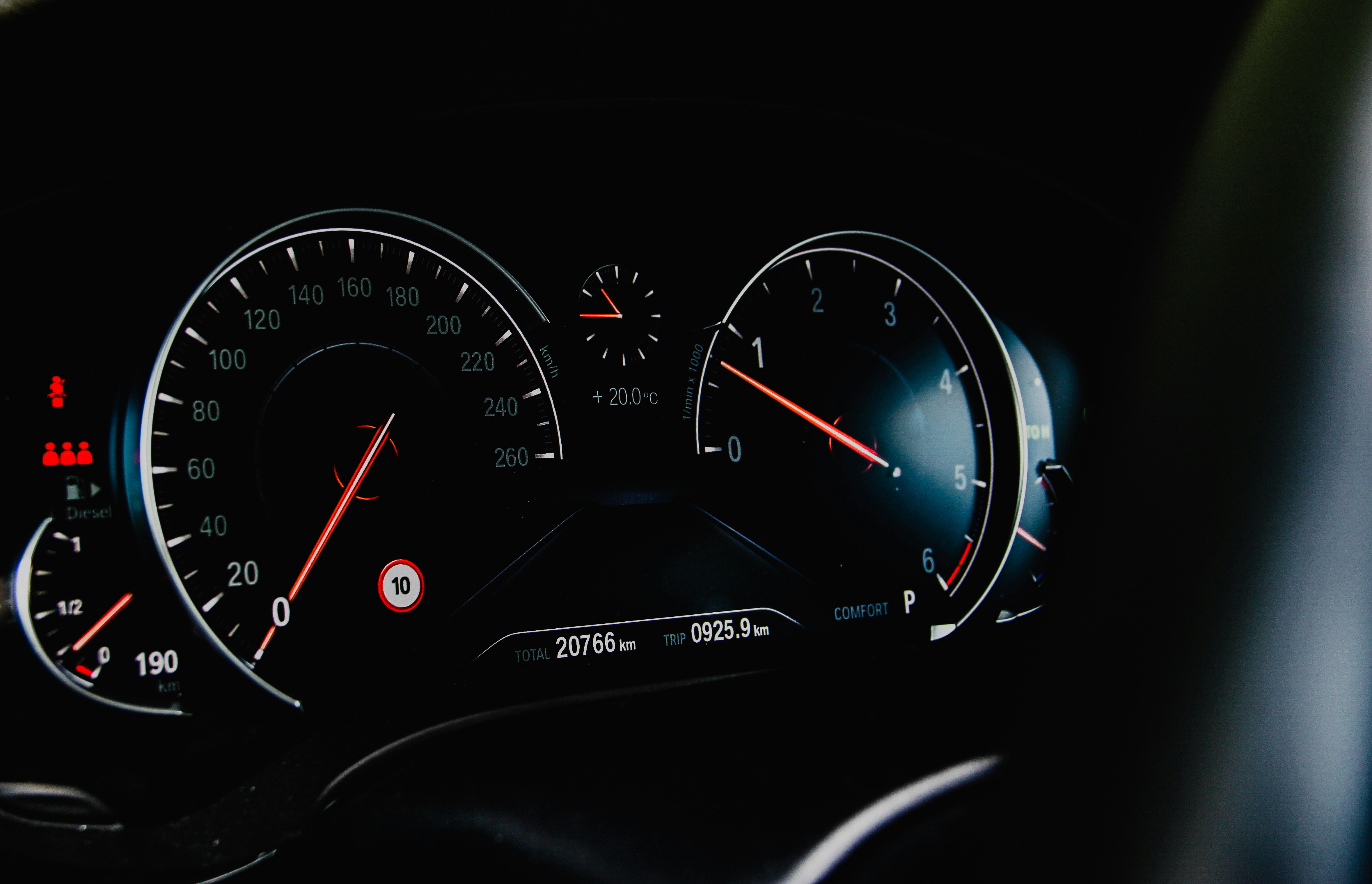 Apple CarPlay Ecosystem Expands as Automotive Partnerships Reach Critical Mass