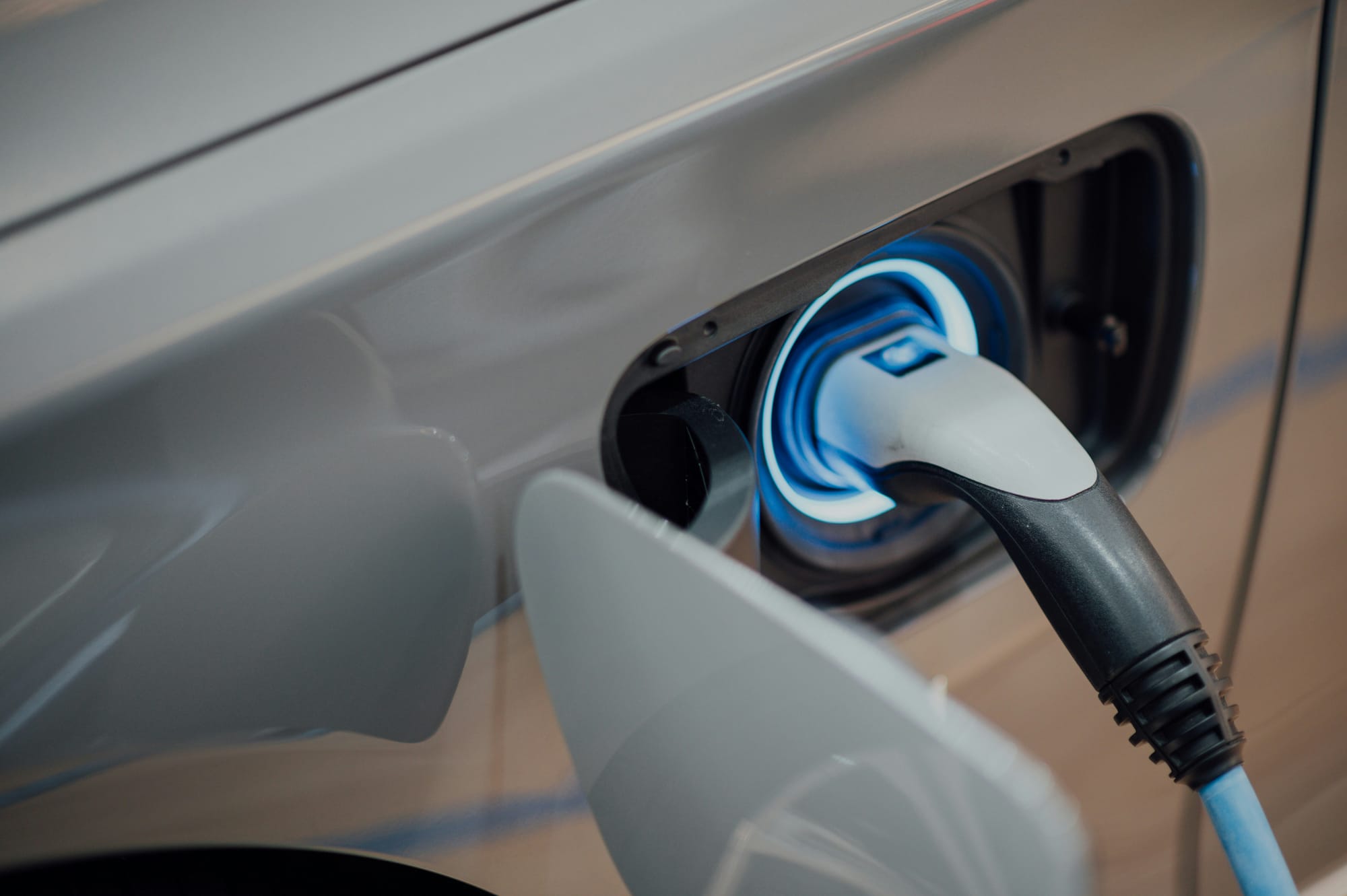 Tesla Edges Out BYD in Q1 2026 Global EV Sales as Competition Intensifies